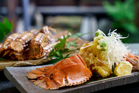 そば屋とは思えない新鮮な食材の数々で酒肴も豊富です